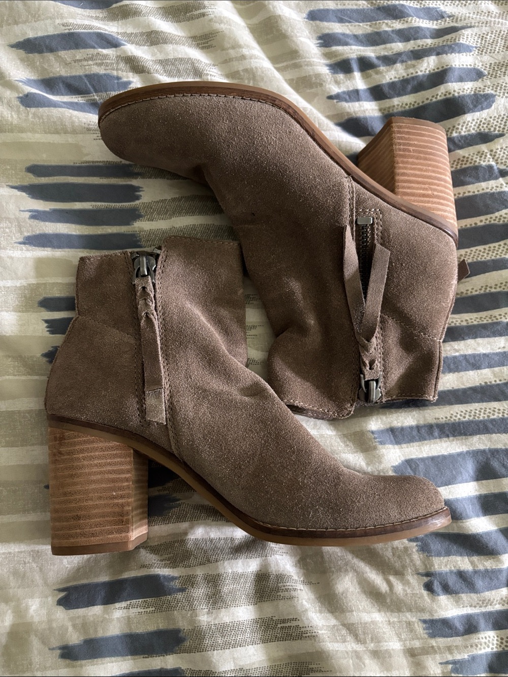 Women's Suede Block Heel Ankle Boots - Taupe